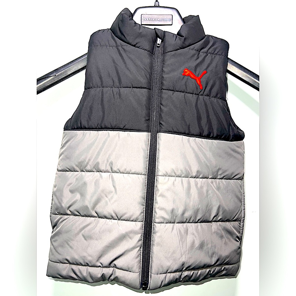 Puma boys silver and black puffer vest size ccs 3/4